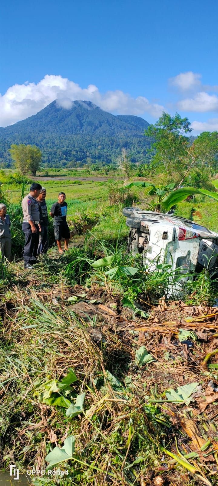 Angkot Terbalik, 6 Pelajar SMK Mengalami Luka-Luka