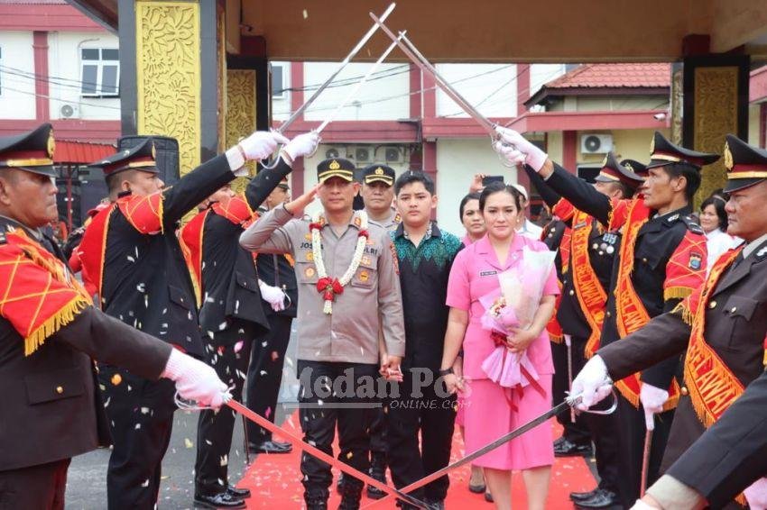 Polres Pelabuhan Belawan Gelar Parade dan Pisah Sambut Kapolres Baru