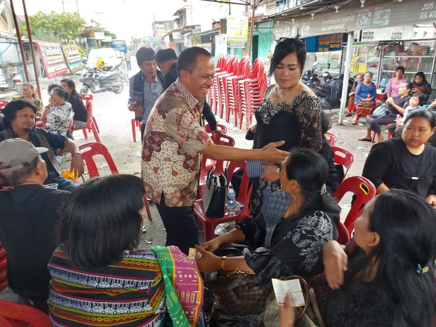 Caleg DPR RI No 5 Partai Golkar Maruli Siahaan Lakukan Kunjungan Sosial dan Bagikan Alat Peraga Kampanye