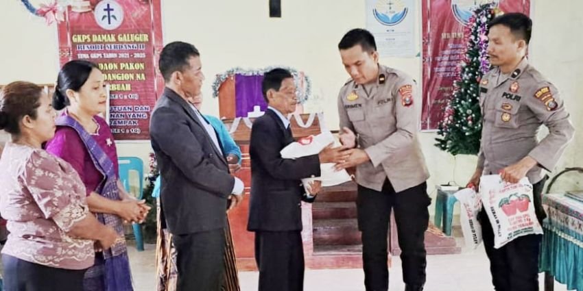 Pendekatan Religius Melalui Minggu Kasih, Polsek Kotarih Sambangi GKPS