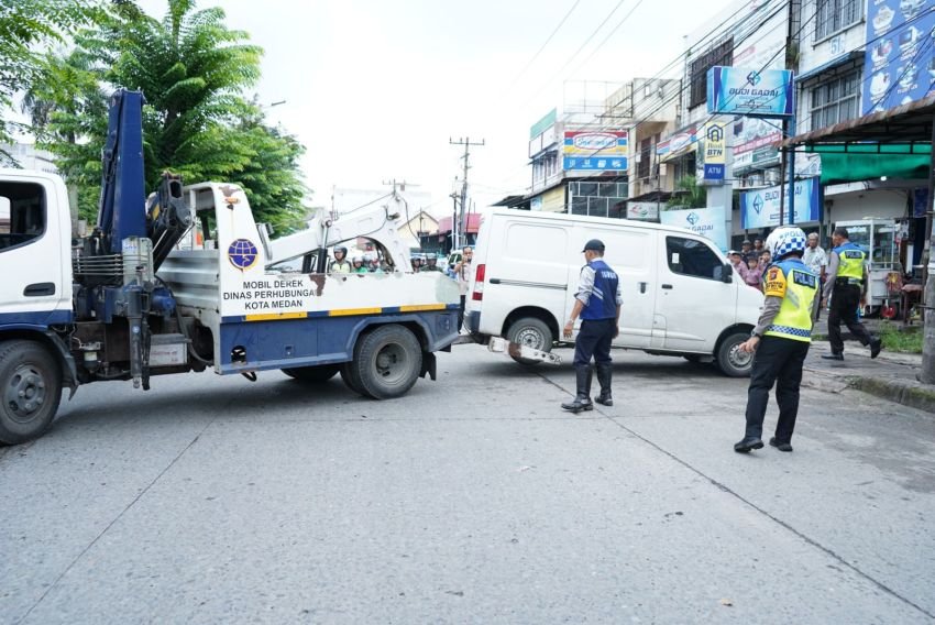 Warga Apresiasi Polda Sumut Tindak Angkutan Umum Bikin Macet Jalan SM Raja