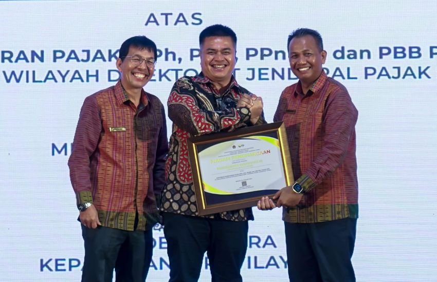 PTPN III atau PTPN IV Regional 1 Terima Tax Prayer 20223 Award Dari Dirjen Pajak Sumut I
