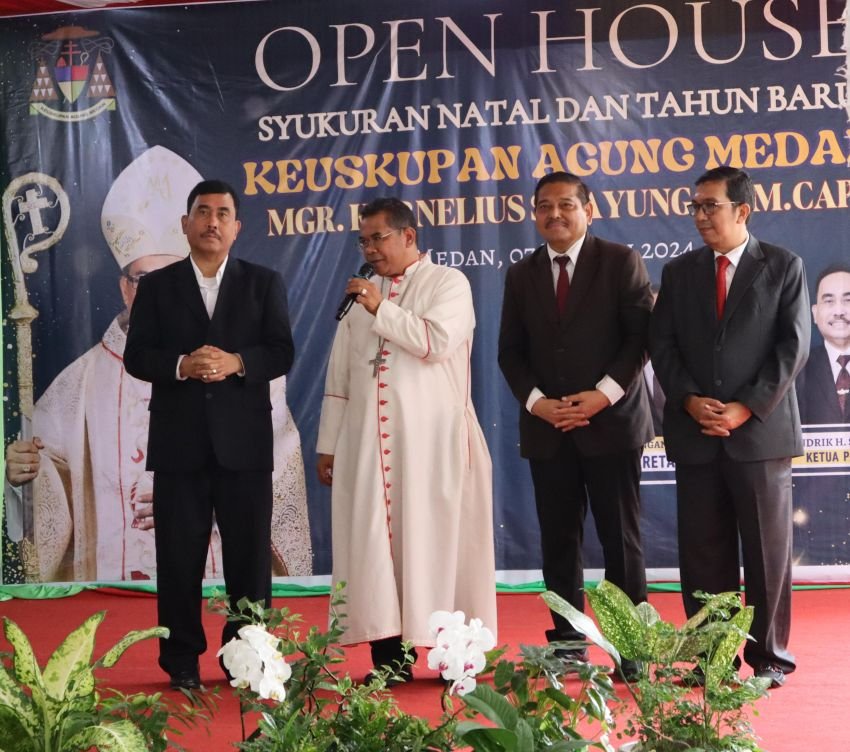 Ribuan Umat Hadiri Open House Uskup Keuskupan Agung Medan