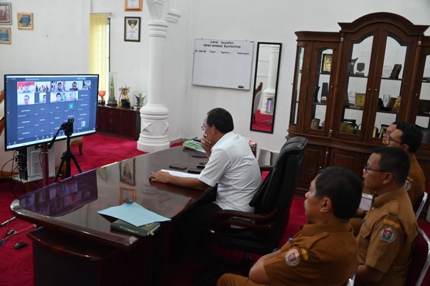 Bupati Humbahas Rapat Bahas NKB Tentang Kerja Sama Budi Daya Pertanian