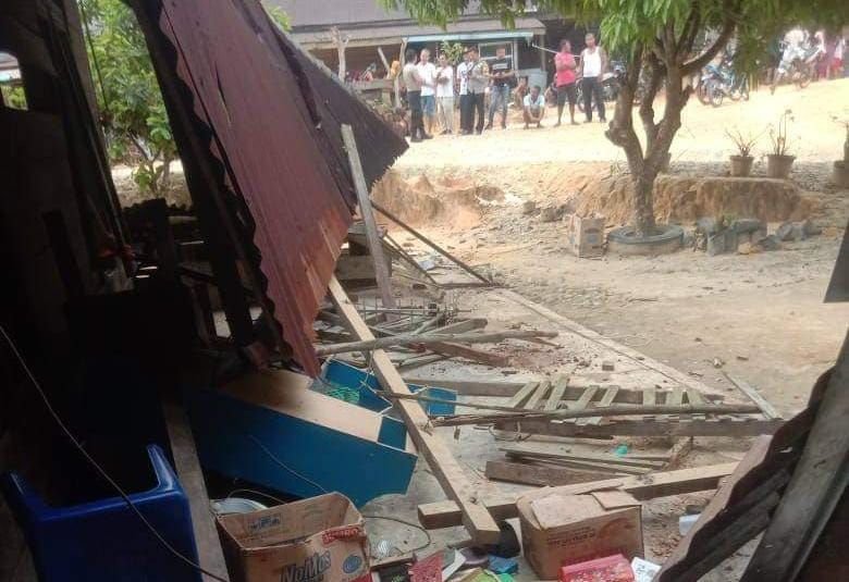 Ngeri! 2 Kubu TS Caleg di Langkat Bentrok, 6 Rumah Rusak-Motor Dibakar