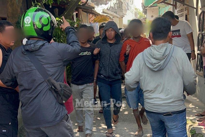 Polisi Gempur Kampung Narkoba Gang Pantai, 5 Diamankan-1 Lompat ke Sungai