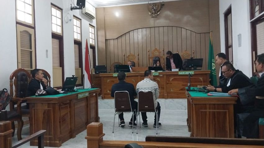 Didakwa Peras Caleg, Anggota Bawaslu Medan dan Rekannya Diadili