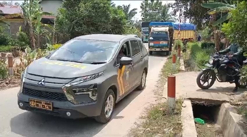 Kapolsak Indrapura Kawal Pergeseran Logistik Pemilu Dari PPK Laut Tador Ke Gudang Logistik KPU Batu Bara