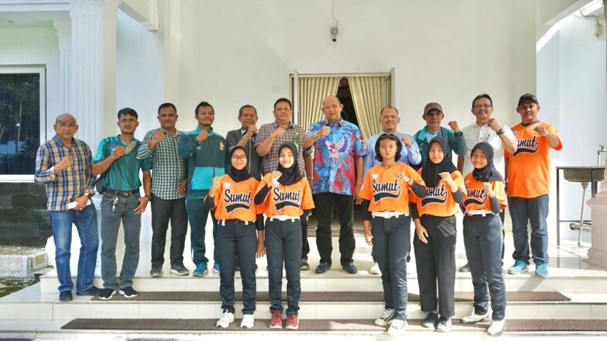 Syah Afandin akan Fasilitasi dan Kembangkan Cabor Softball Kabupaten Langkat