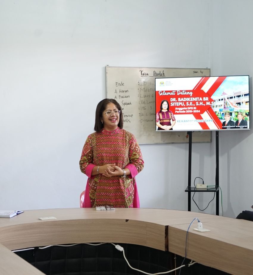 Narasumber Seminar Pemuda ONKP Resort Medan, Dr Badikenita: Jadi Pemimpin Berkualitas Butuh Proses