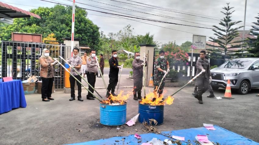 Lapas Pancur Batu Hadiri Pemusnahan Barang Bukti di Cabjari Pancur Batu