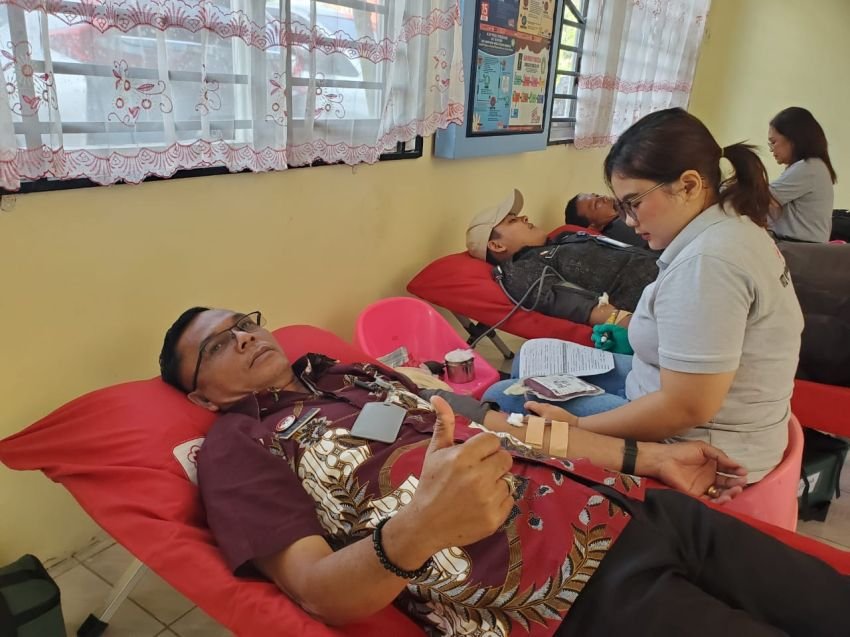 Petugas Lapas Narkotika Klas IIA P.Siantar Donor Darah