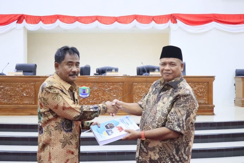 Rapat Paripurna Penyampaian LKPJ dan Penetapan Usulan Propemperda