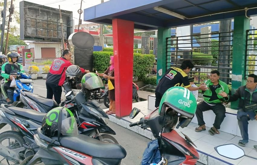 Berbagi Takjil, Honda Community Bikers Soleh Tebar Kebaikan di Bulan Suci