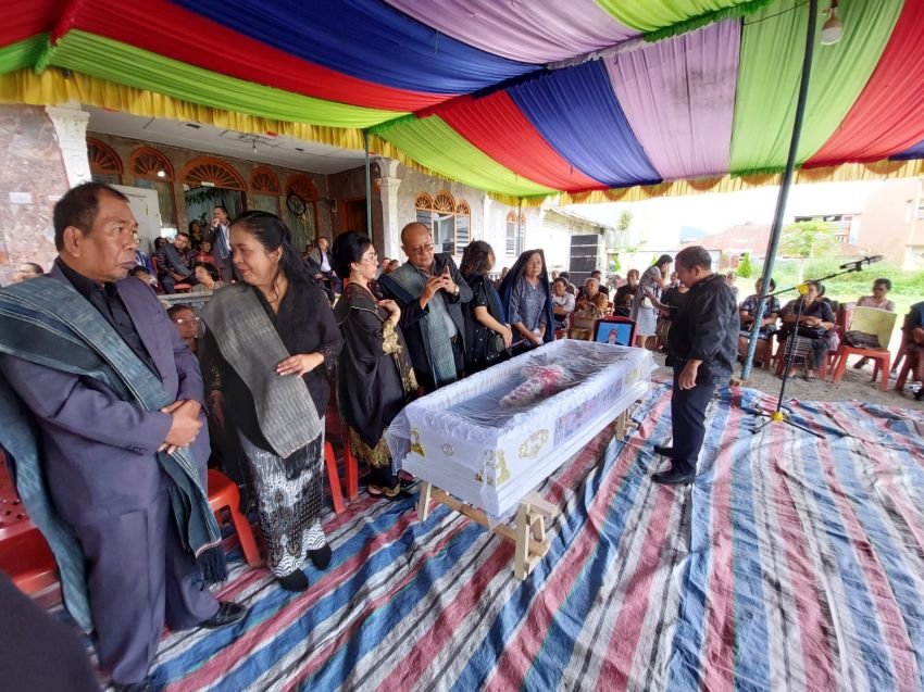 Melayat Ke Balige, Gandi: "Sampai Jumpa Di Surga Bang Chandra Siahaan"