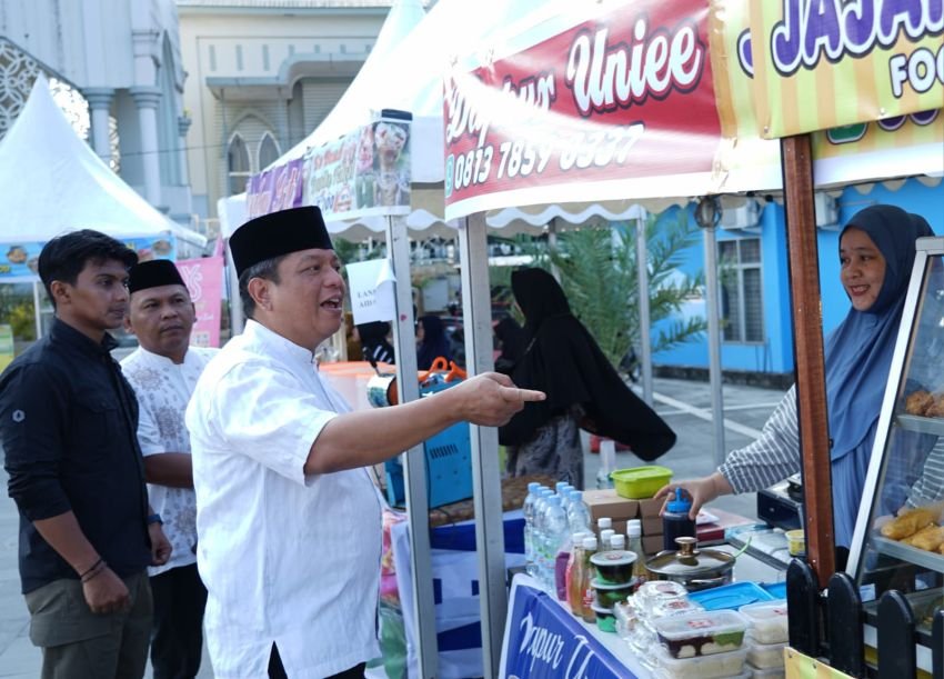 Berburu Takjil di Bazar Kuliner Masjid Agung Tebing Tinggi