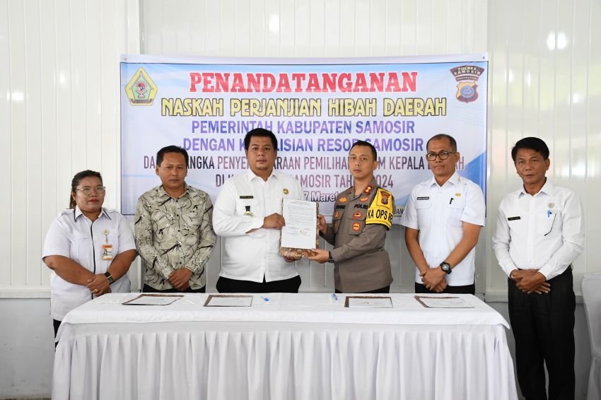 Bupati dan Kapolres Samosir Teken Naskah Perjanjian Hibah Daerah Penyelenggaraan Pemilukada