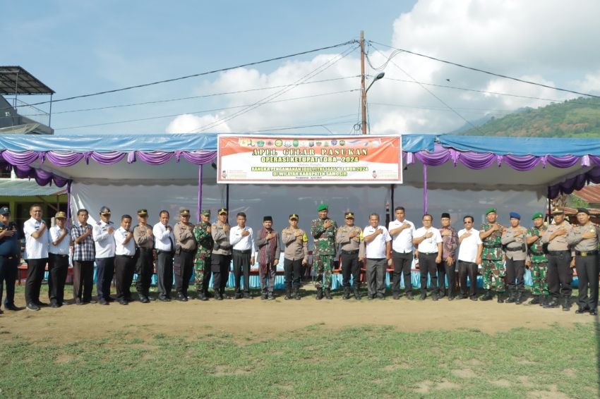 Apel Gelar Pasukan Ops Ketupat Toba 2024 Polres Samosir :Sinergitas untuk Keamanan Idul Fitri