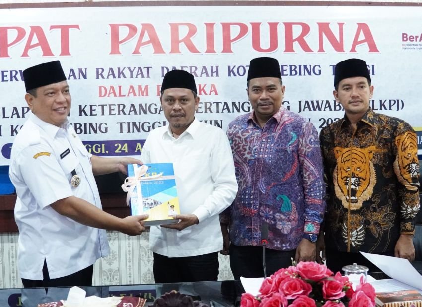Pj Wali Kota Tebing Tinggi Sampaikan Nota Pengantar LKPJ TA 2023