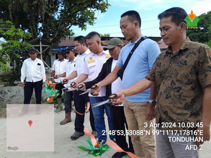 PTPN IV Regional II Kebun Tonduhan Serahterimahkan Hasil Kerja Pembangunan Jalan di Simalungun