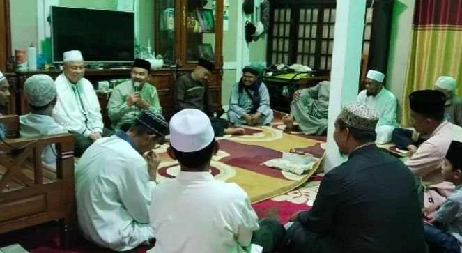 Keluarga Besar Drs Ahmad Sulhan Sitompul MAP Buka Puasa Bersama Warga dan Ustad : Rajut Kembali Silaturahmi