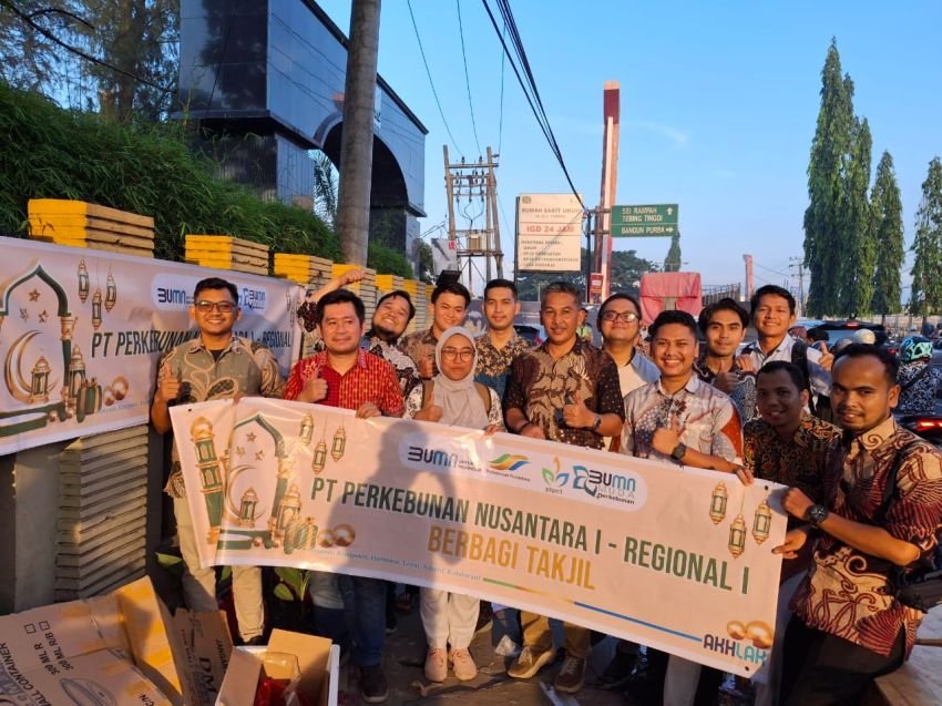 BUMN Muda Perkebunan PTPN1 Regional 1 Bagikan Seribuan Paket Takjil