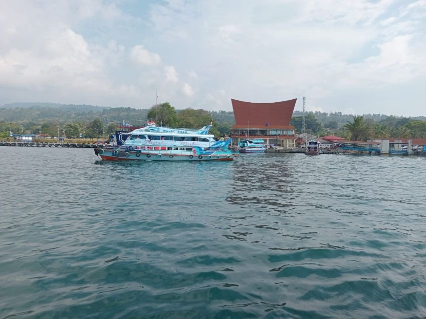 Tani Silalahi : Keselamatan Penumpang Prioritas Pelayanan Ops Simanindo - Tigaras