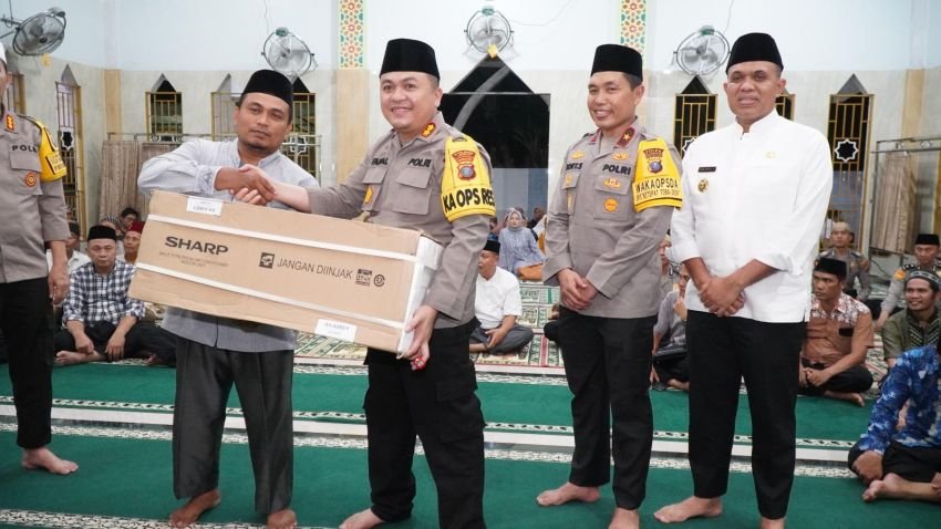 Berikan Bantuan AC : Wakapoldasu Safari Ramadhan Ke Langkat