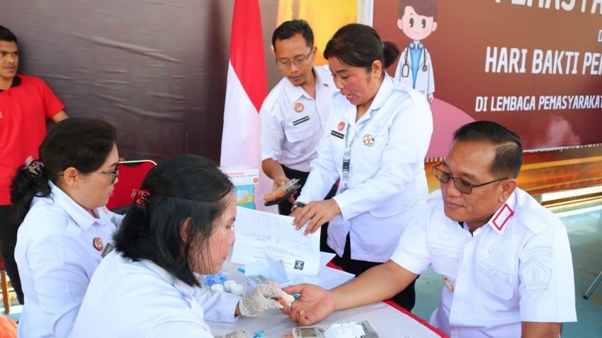Meriahkan HBP Ke-60, Lapas Kelas IIA P.Siantar Gelar Pemeriksaan Kesehatan Bagi Petugas & Warga Binaan