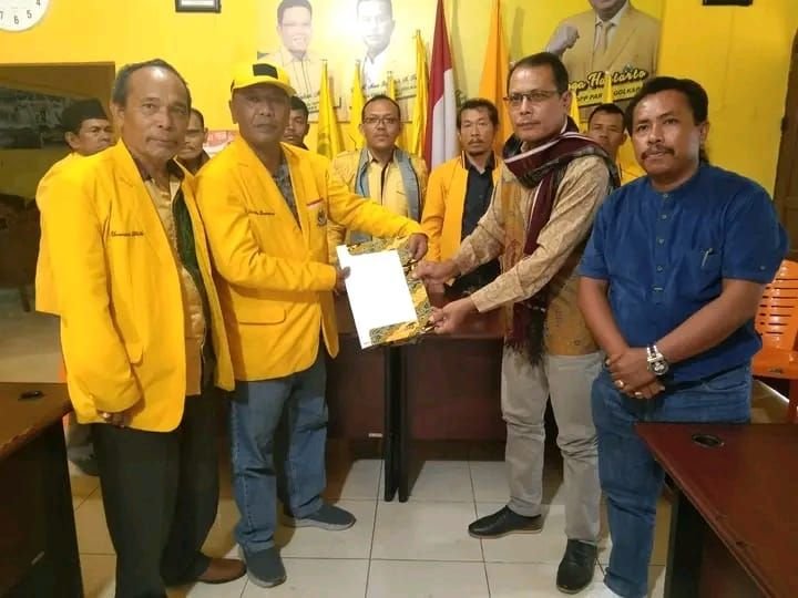 Pengusaha Nikson Sinambela Resmi Mendaftar Balon Bupati Humbahas ke Partai Golkar