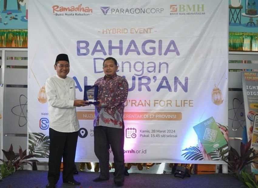 JNE Terima Penghargaan Tebar Sejuta Al-Qur&rsquo;an dari Baitul Maal Hidayatullah