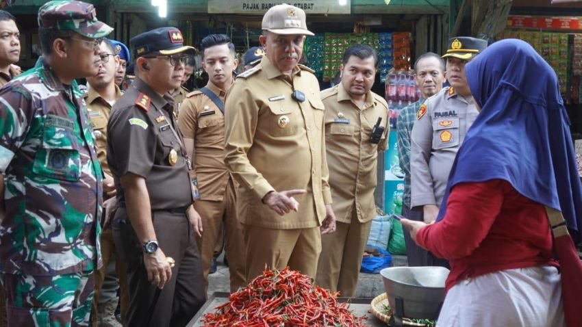 Jelang Idul Fitri Pj. Bupati Langkat Sidak Pasar, Bulog Dan SPBU