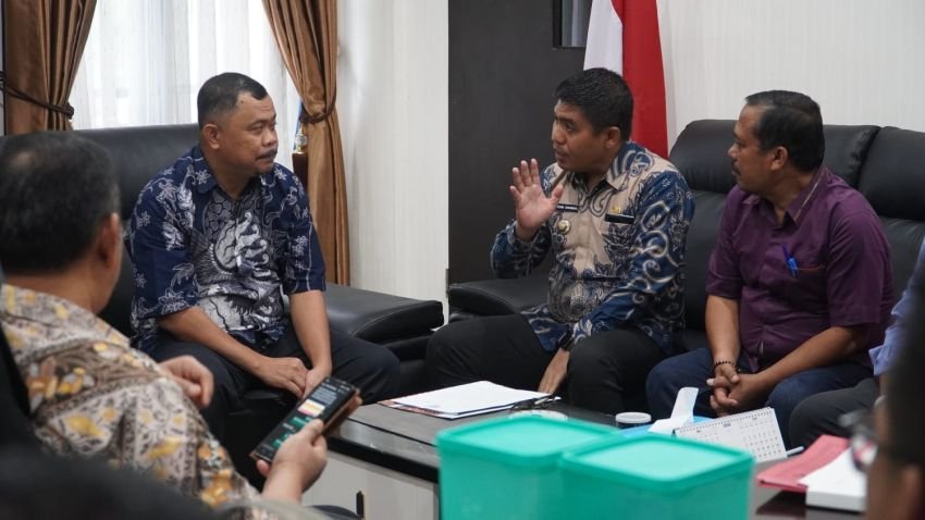 Pj Dimposma Sihombing Kunker ke BWSS II Mohon Untuk Segera Memperbaiki Rusaknya Pipa Transmisi Air Minum