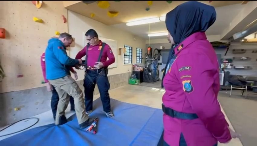 Polisi Pariwisata Canada Tunjukan Tekhnologi SAR Penyelamatan Wisatawan Kepada Polda Sumut
