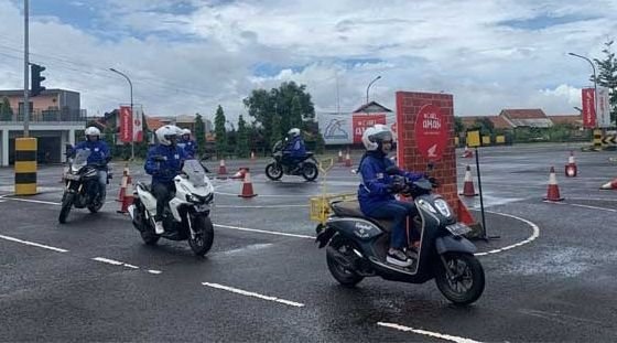 Jaga Keselamatan, Honda Bagikan Rumus Jaga Jarak Aman di Jalan