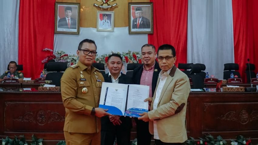 Pj Bupati Batu Bara Sampaikan 2 Ranperda Pada Rapat Paripurna DPRD Batu Bara