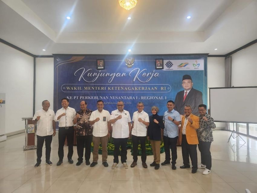 Wamen Tenaga Kerja Kunjungi PTPN : Terus Pelihara Sinergitas Perusahaan dan Karyawan