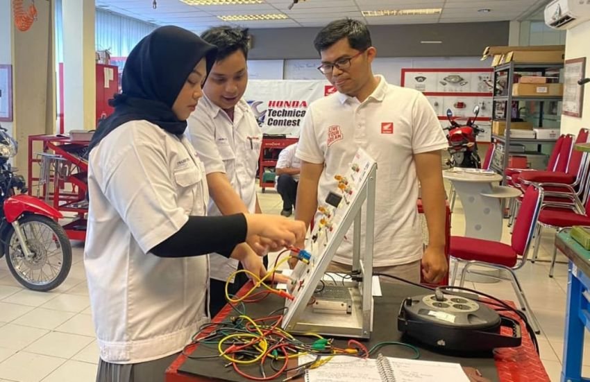 Bersiap Hadapi Pelatihan Modul Dasar, Guru SMK Mitra Binaan AHM Giat Berlatih