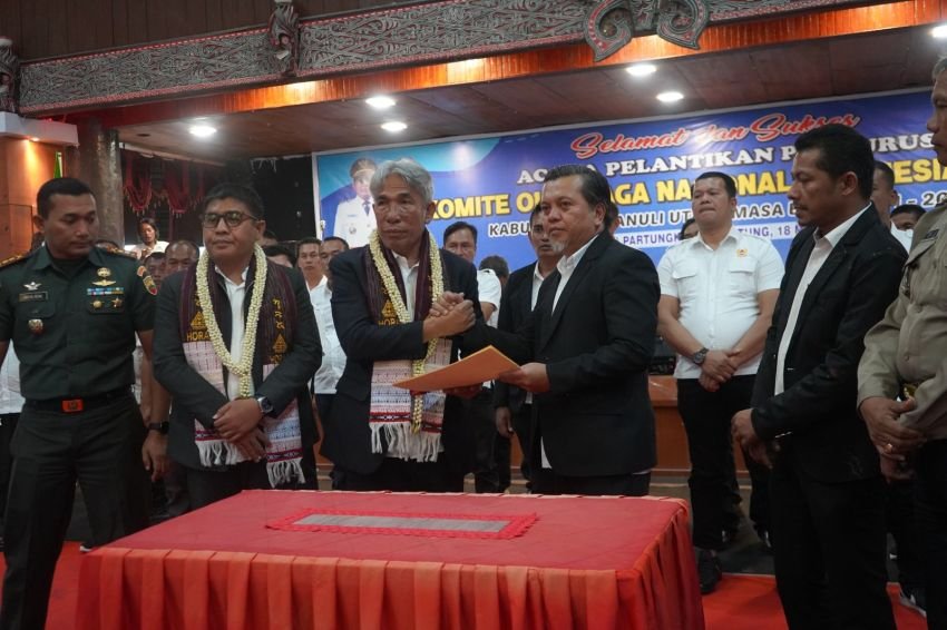 Dilantik, Tulus Simanjuntak Ketua KONI Taput Periode 2024-2028