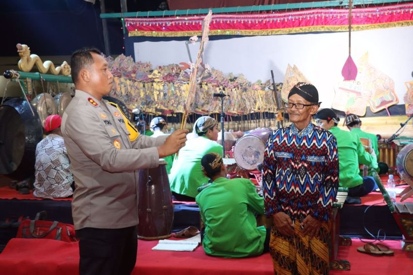 Lestarikan Budaya Bangsa, Polres Tanjung Balai Gelar Acara Wayang Kulit
