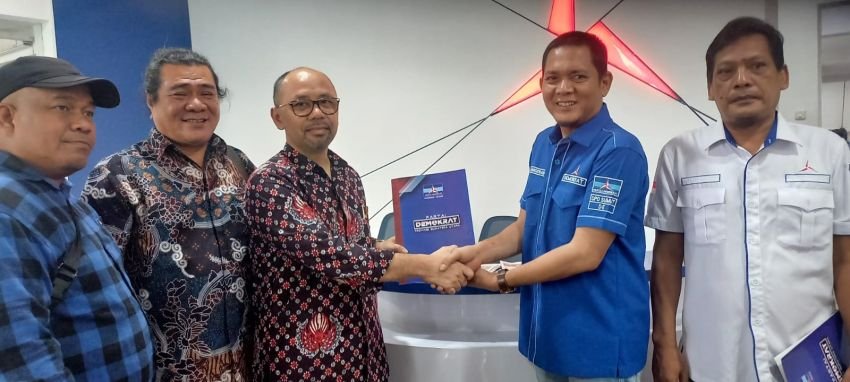 Resmi Sebagai Balon Gubsu, Barry Simorangkir Kembalikan Formulir ke Demokrat
