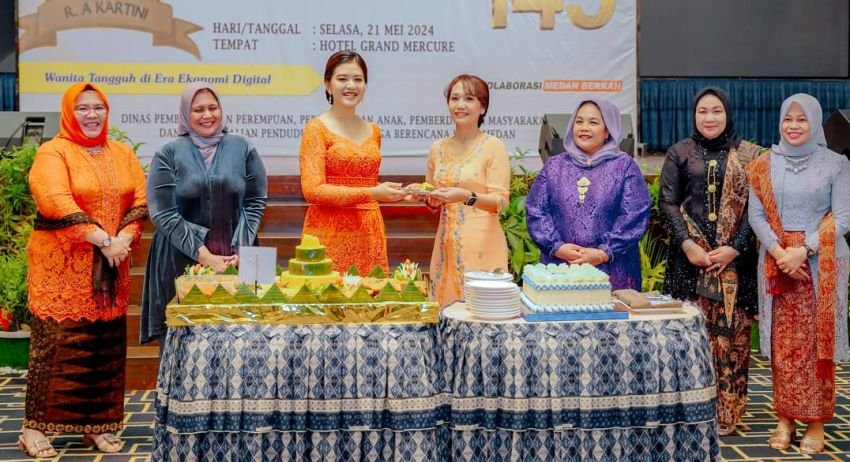 TP PKK Kota Medan Gelar Fashion Show Kebaya, Kahiyang Ayu: Bisa Menghargai Diri Sendiri
