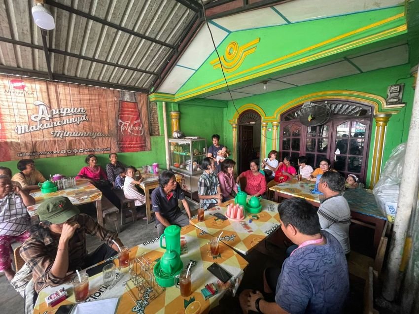 Sejumlah Warga Tandatangani Beri Dukungan & Persetujuan Beroperasinya Karaoke Keluarga Evo Star