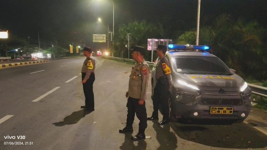 Antisipasi Gangguan Kamtibmas.Polsek Indrapura Giat Patroli Malam