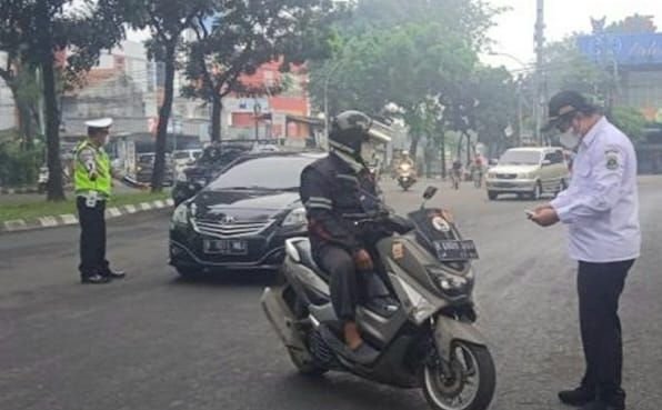 Samsat Stabat Gelar Razia Gabungan Kepatuhan Pajak Kenderaan Bermotor