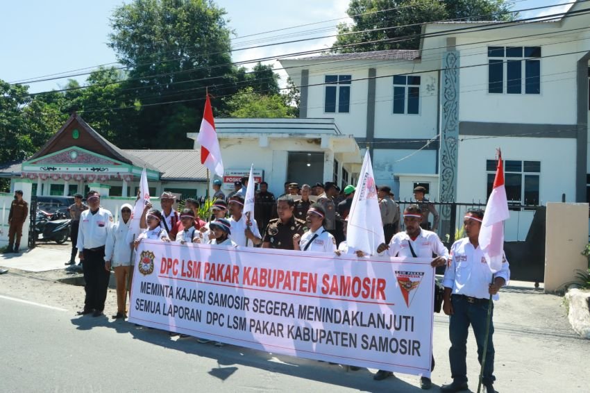 Polres Samosir Kawal Aksi Damai LSM PAKAR, Kejari Diminta Proses LaporanTerkait Proyek di Dinas Pariwisata