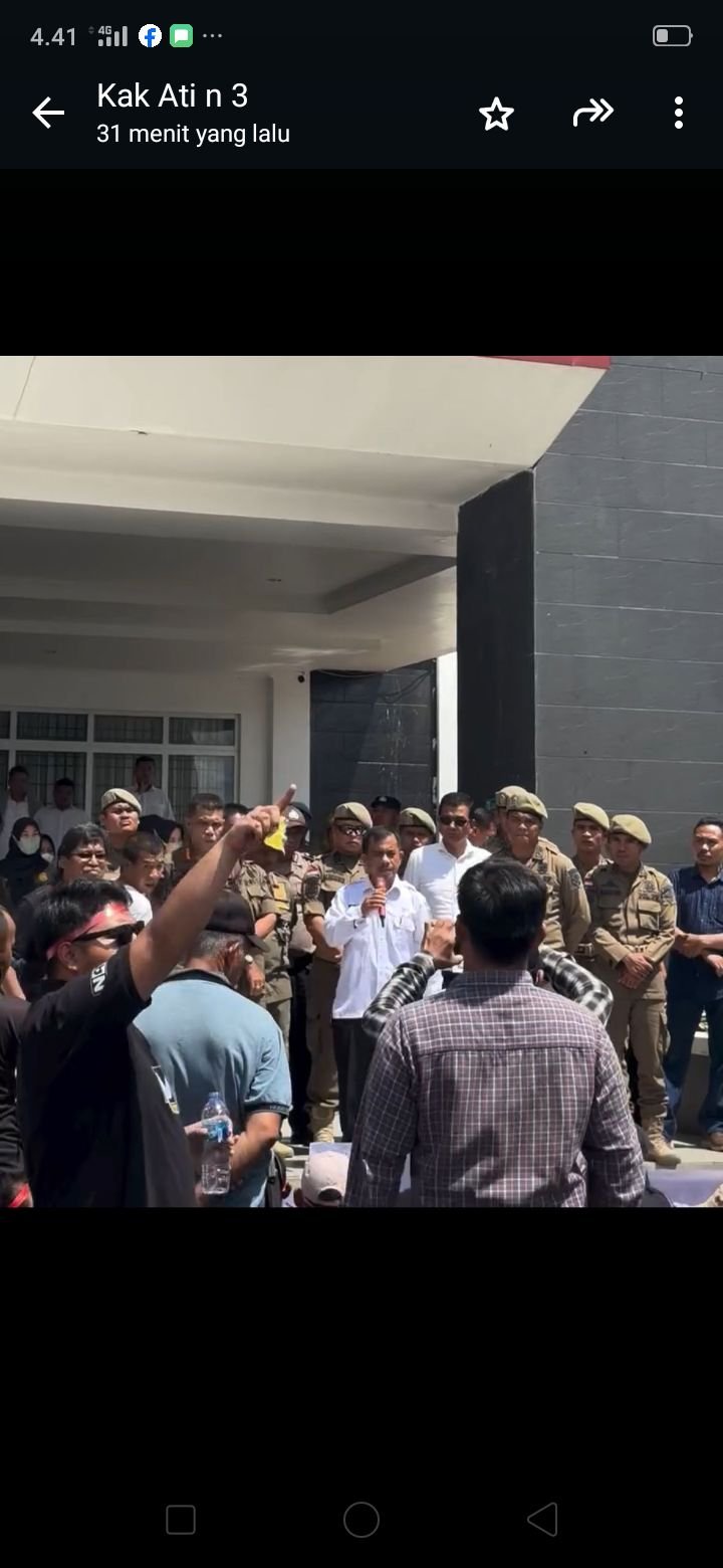 Regen Erasi Sitindaon Tantang Hamdan Zein Asisten I Pemkab. Tapsel Cabut SK Bupati Tapsel No. 142.A/KPTS/2011