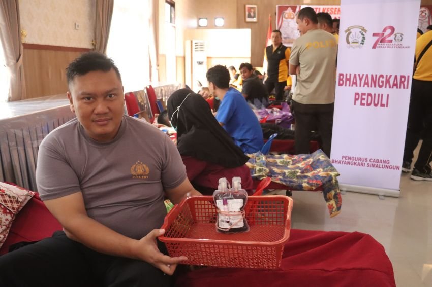Sambut Hari Bhayangkara ke-78, Polres Simalungun Donor Darah