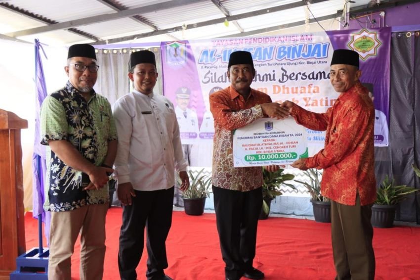 Wali Kota Binjai Serahkan Bantuan Untuk Pembangunan Sarana Prasarana Pendidikan Kepada Raudhatul Athfal