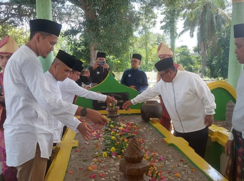 Pj Gubsu Apresiasi Haul Ke-127 Pendiri Kota Tebing Tinggi Datuk Bandar Kajum